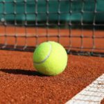 Sand oder Hartplatz – Welcher Bodenbelag darfs im Tennis sein?